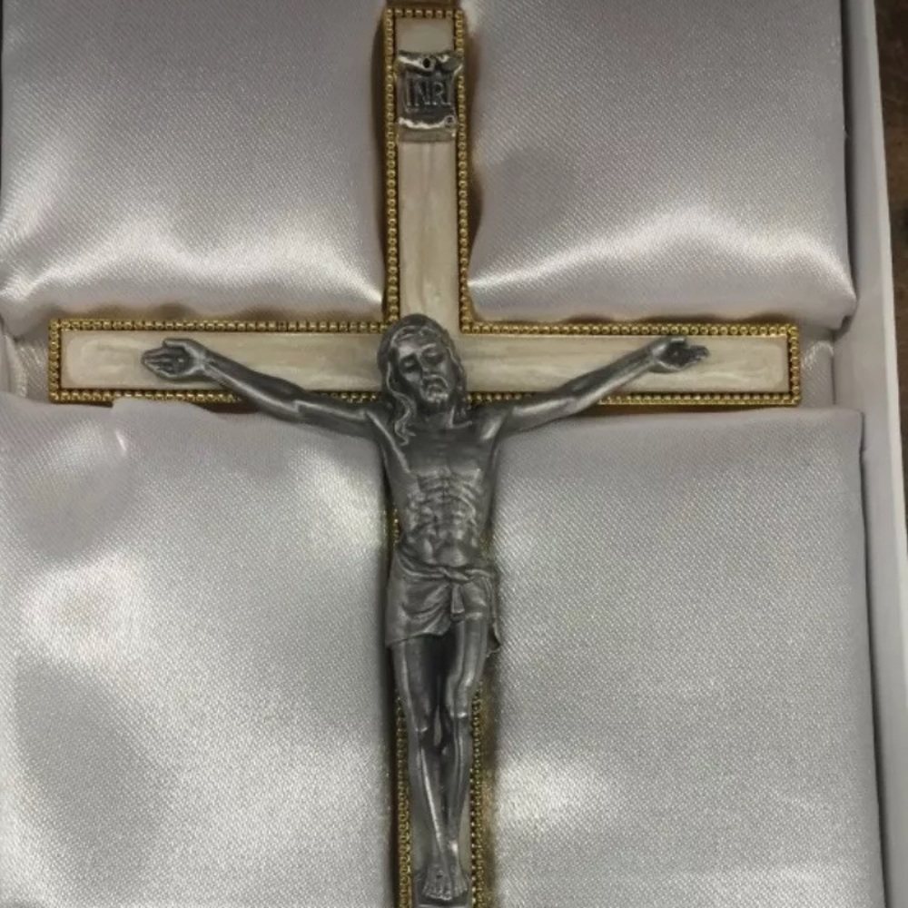 Beautiful Jesus piece  >>2 for $25<<. Greats deals
