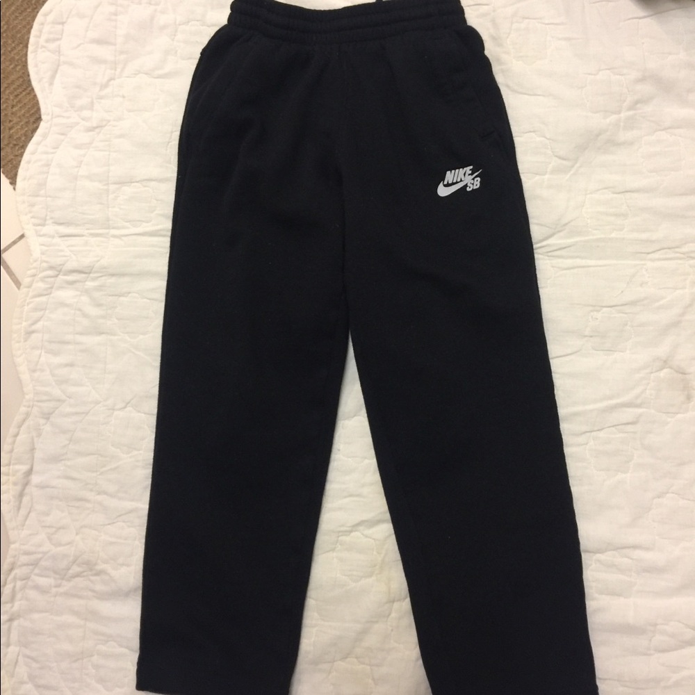 Nike SB sweat pants black. Size small.