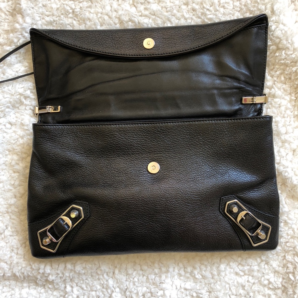 🌟SOLD🌟Balenciaga Metallic Edge Clutch Black - Picture 3 of 8