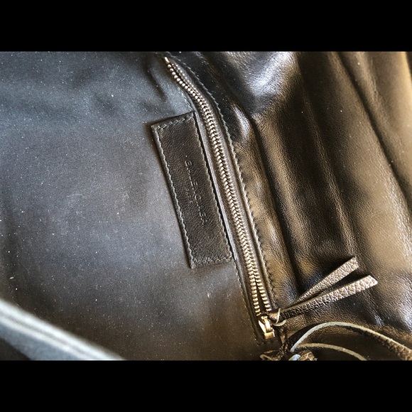 🌟SOLD🌟Balenciaga Metallic Edge Clutch Black - Picture 4 of 8
