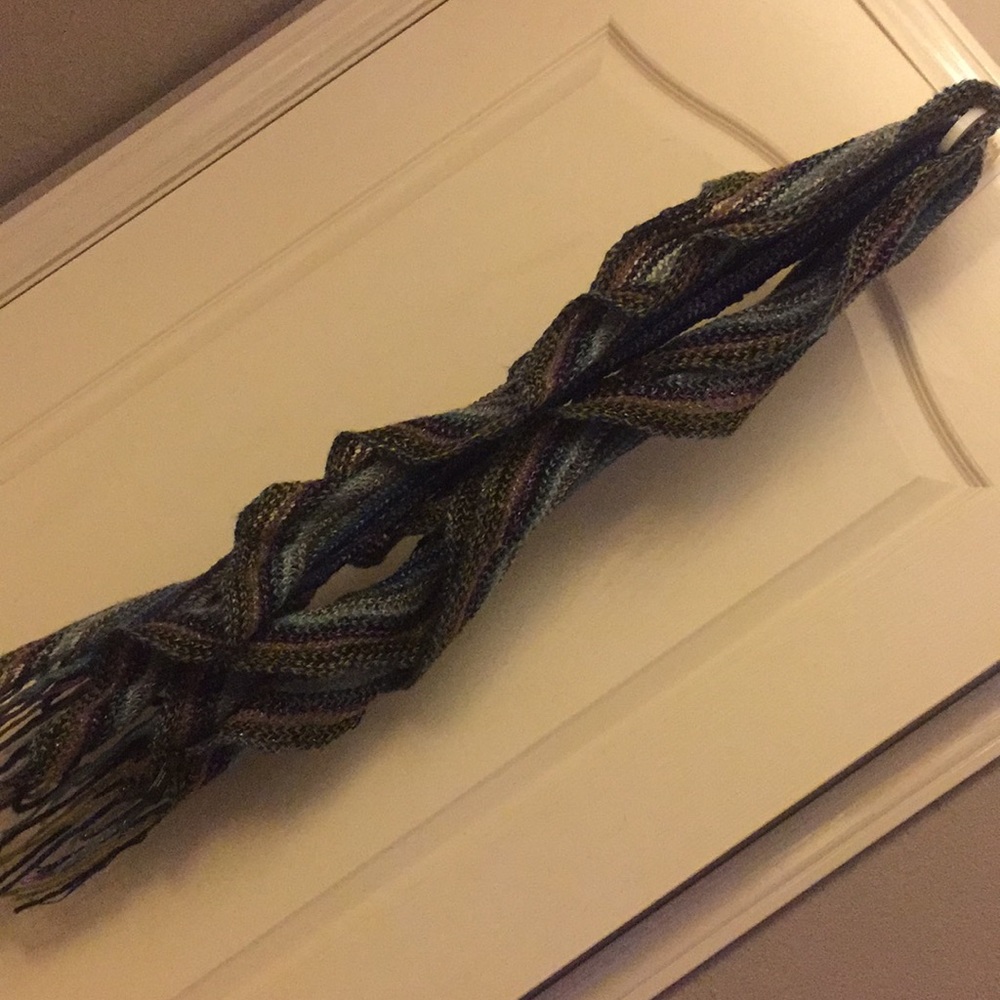 Cute multicolor scarf!