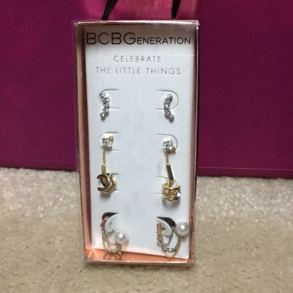 BCBG set of earrings