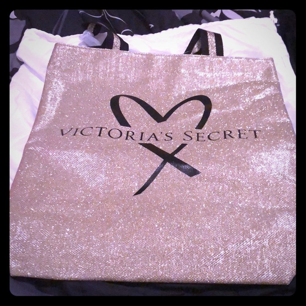  Victoria Secret Gold tote EXCEPTING OFFERS