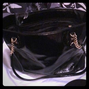 Black Micheal Kors tote wallet EXCEPTING OFFERS