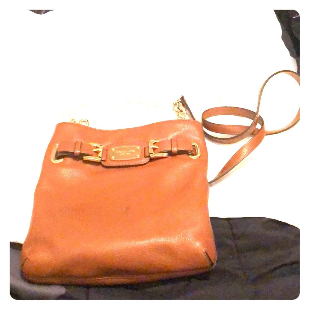 🚨Micheal Kors Tan satchel