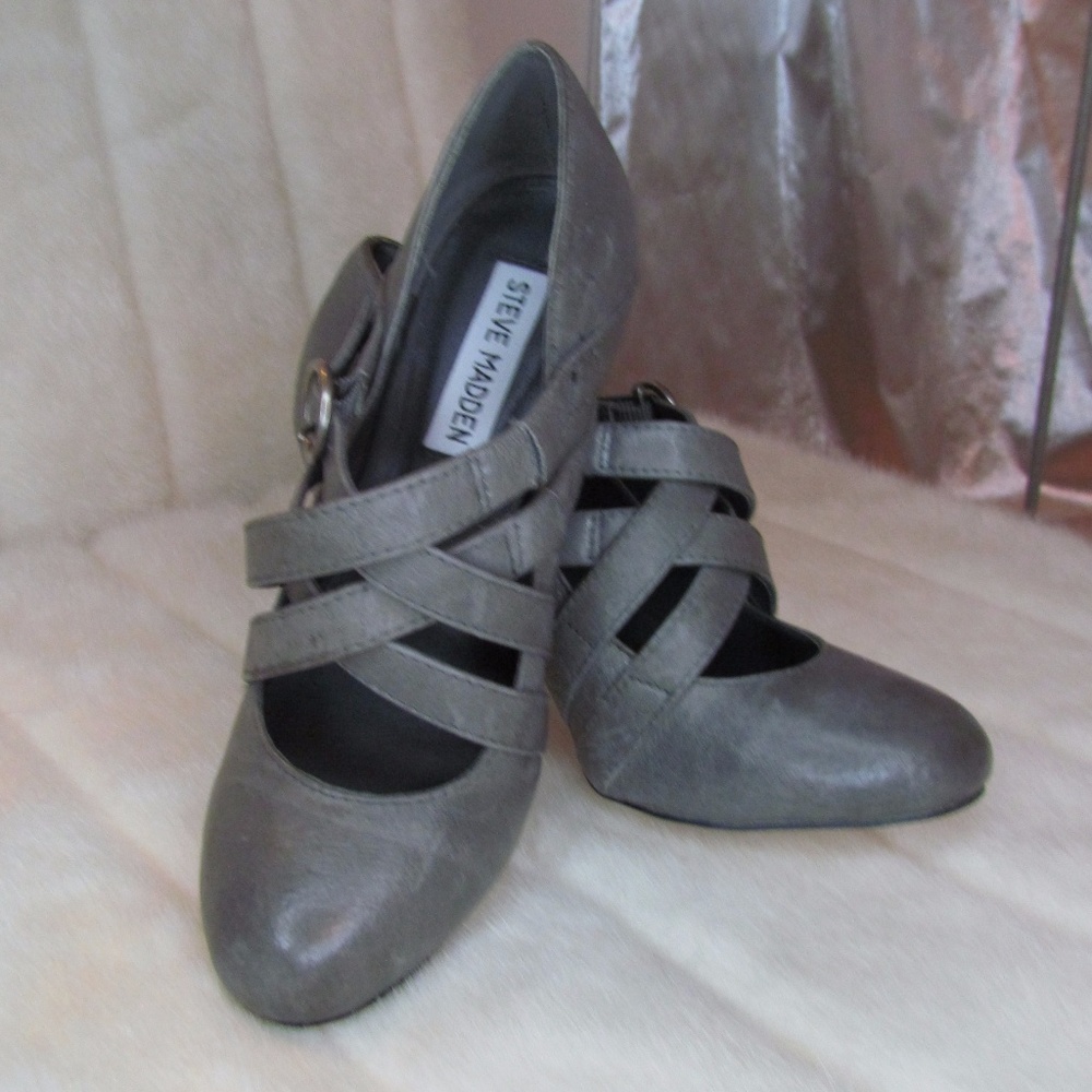 NWOT Steve Madden Gray Strapped Heels Shoes
