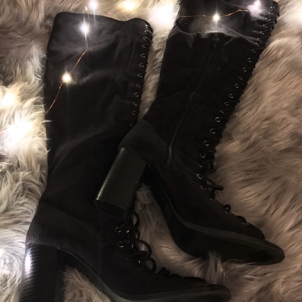Lace up heels 👢