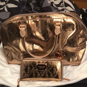 🚨Rose Gold Micheal Kors bag and wallet