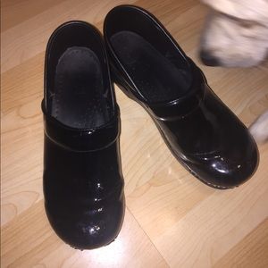 Dansco shoes black Patent shoes