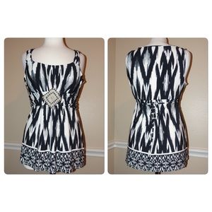 Black & White tunic top Size L 💕