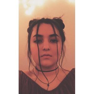 Meet your Posher, Elia