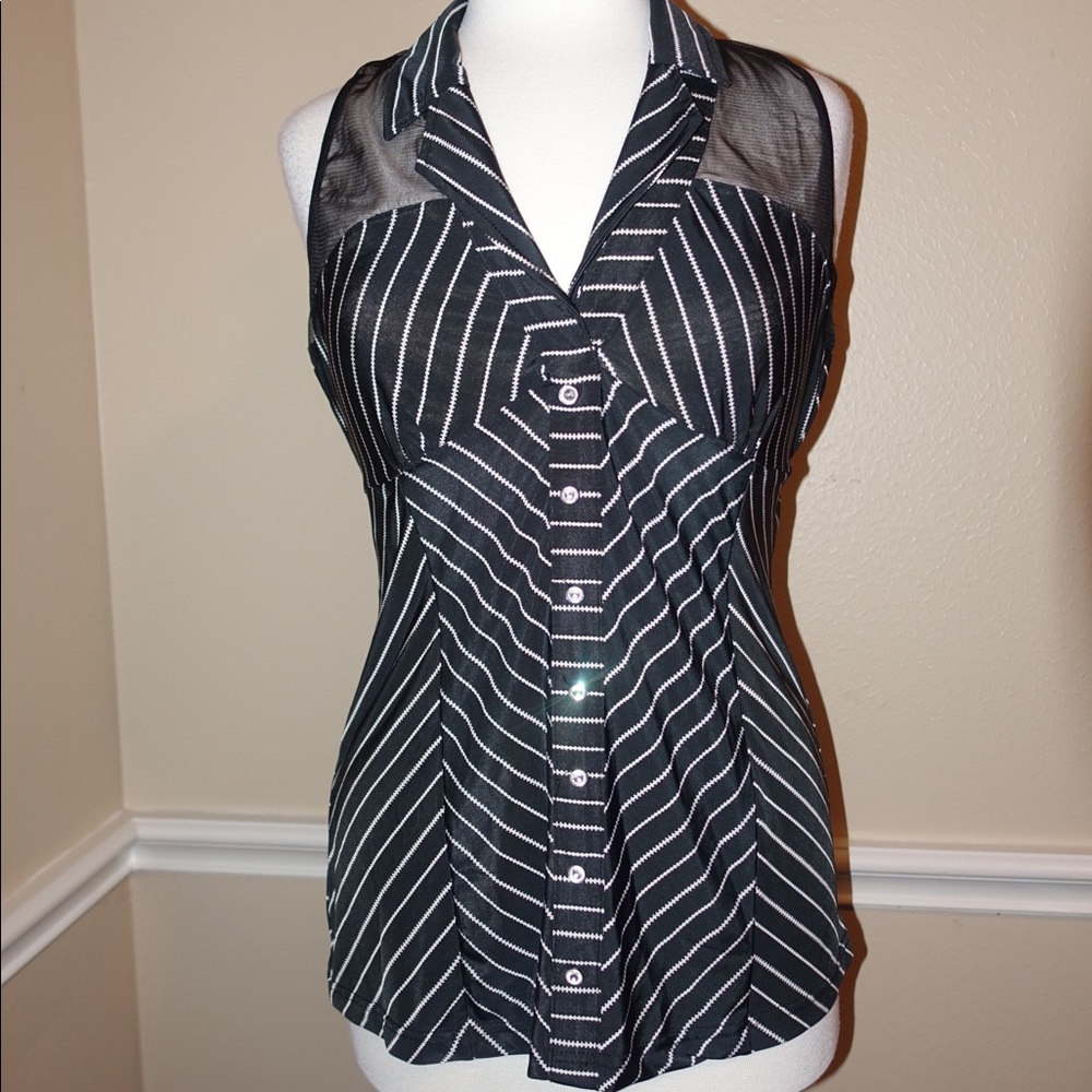 Striped beautiful black and white top Size L 💕 - Picture 2 of 6