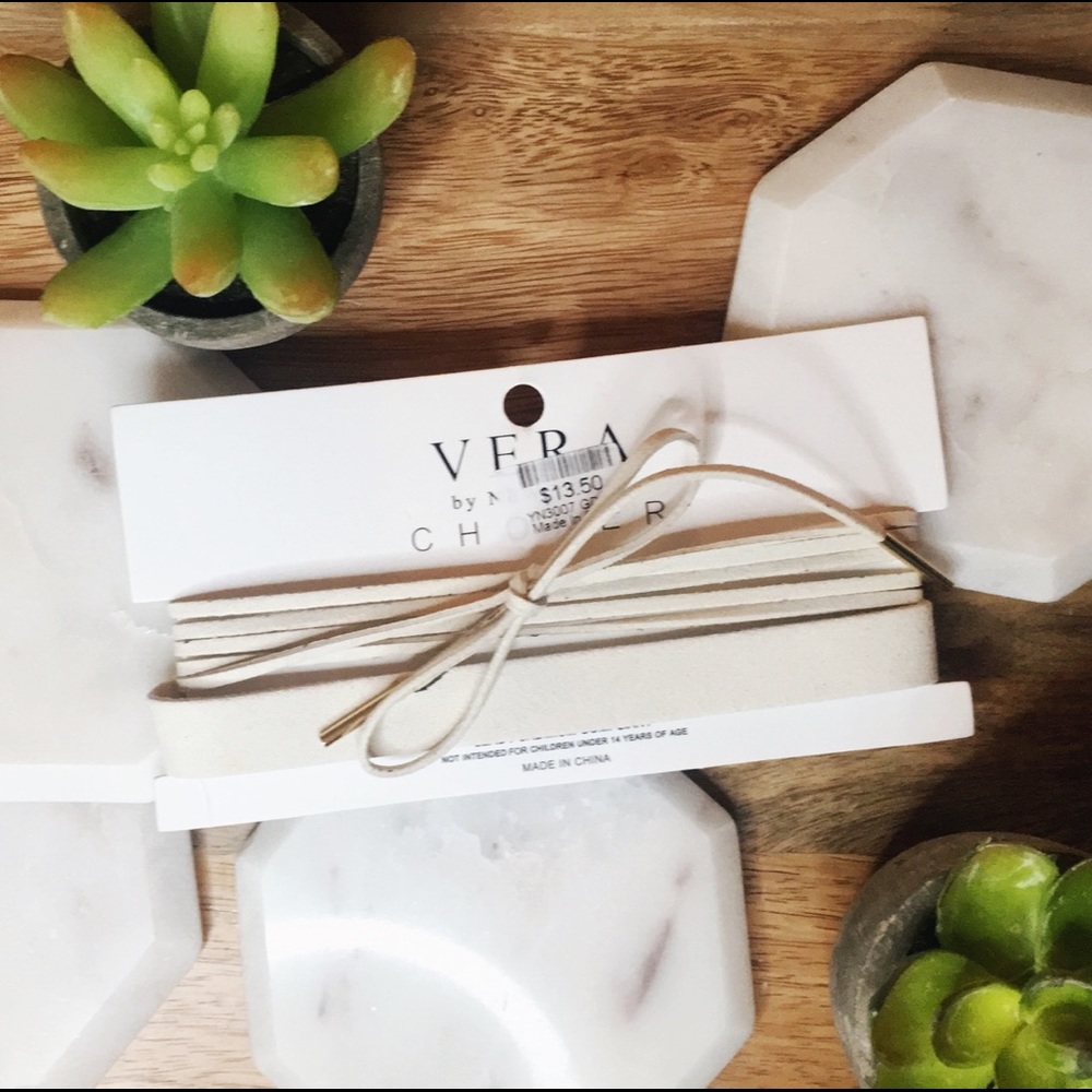 TWO IN ONE!! VERA by New York Chokers / cream