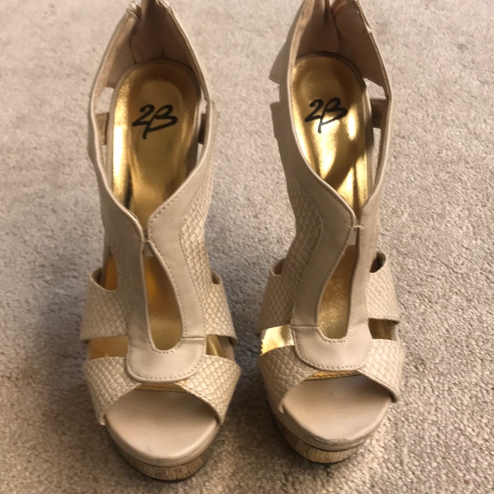 Size 8 good condition