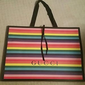 Gorgeous NEW Large GUCCI paper bag