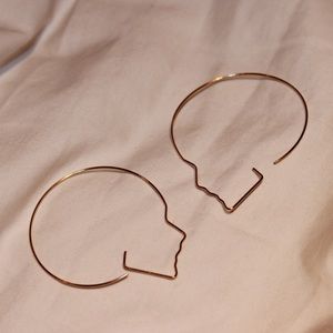 Profile hoop earrings