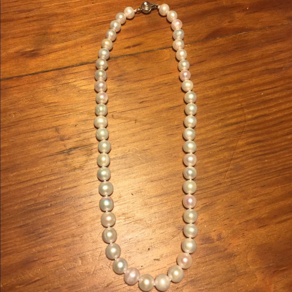 Genuine pearl necklace