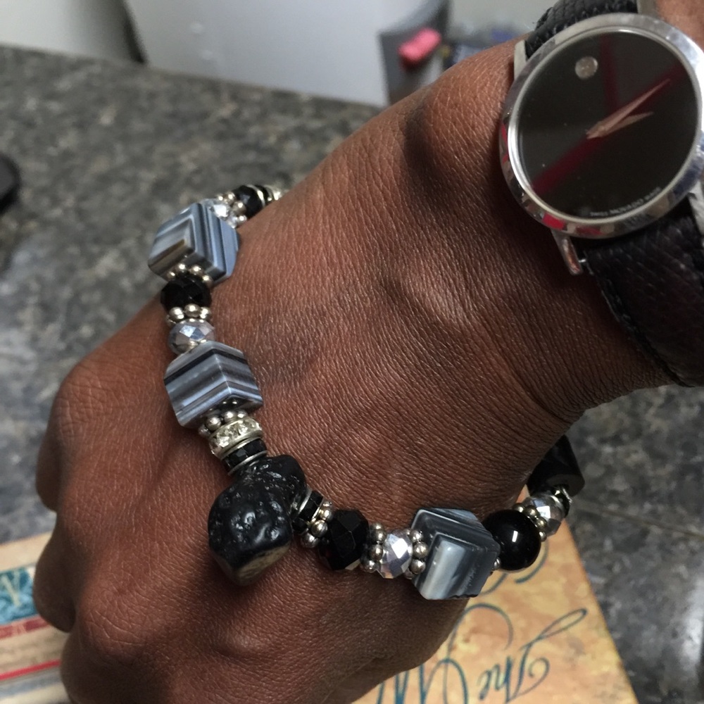 Black bracelet - Picture 2 of 3