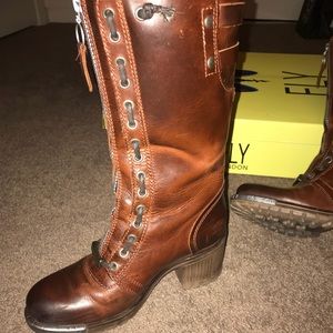 Lada Rug Brick boots