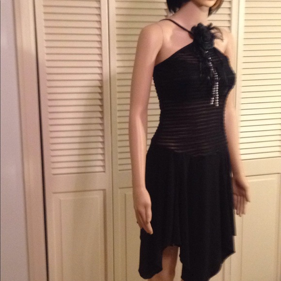 Dress - Picture 3 of 6