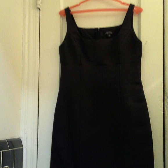 Tahari Arthur Levine LBD - Picture 3 of 8