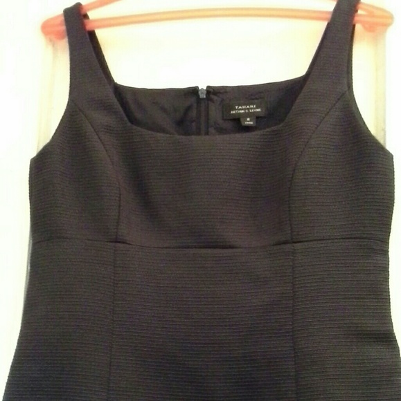 Tahari Arthur Levine LBD - Picture 8 of 8