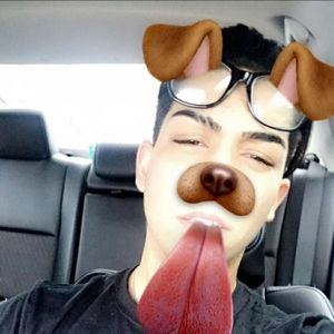 Meet your Posher, Carlos manuel