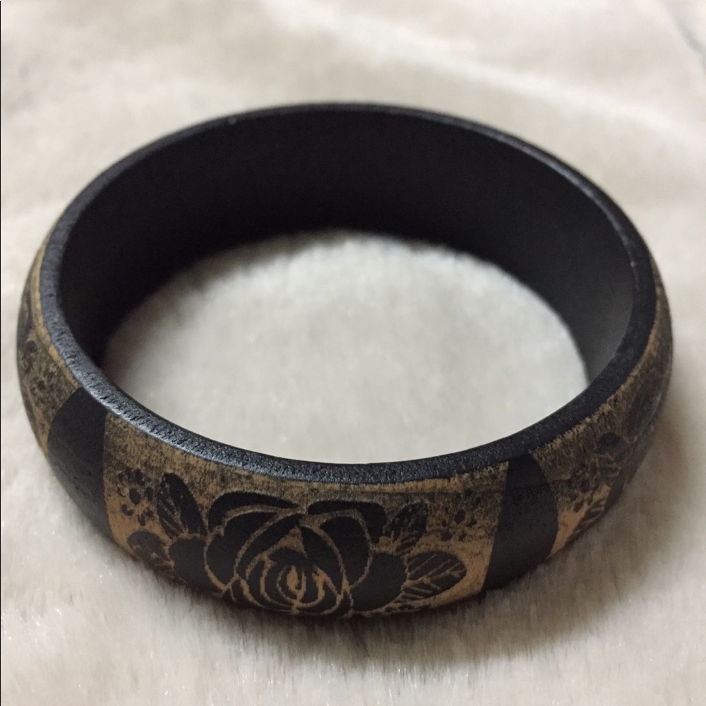 Wooden flower bracelet