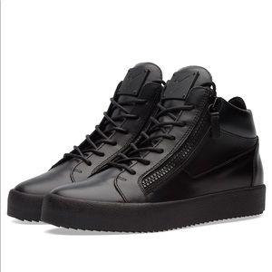 Meet your Posher, James