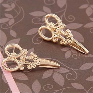 ❤️ Adorable Scissor Earrings