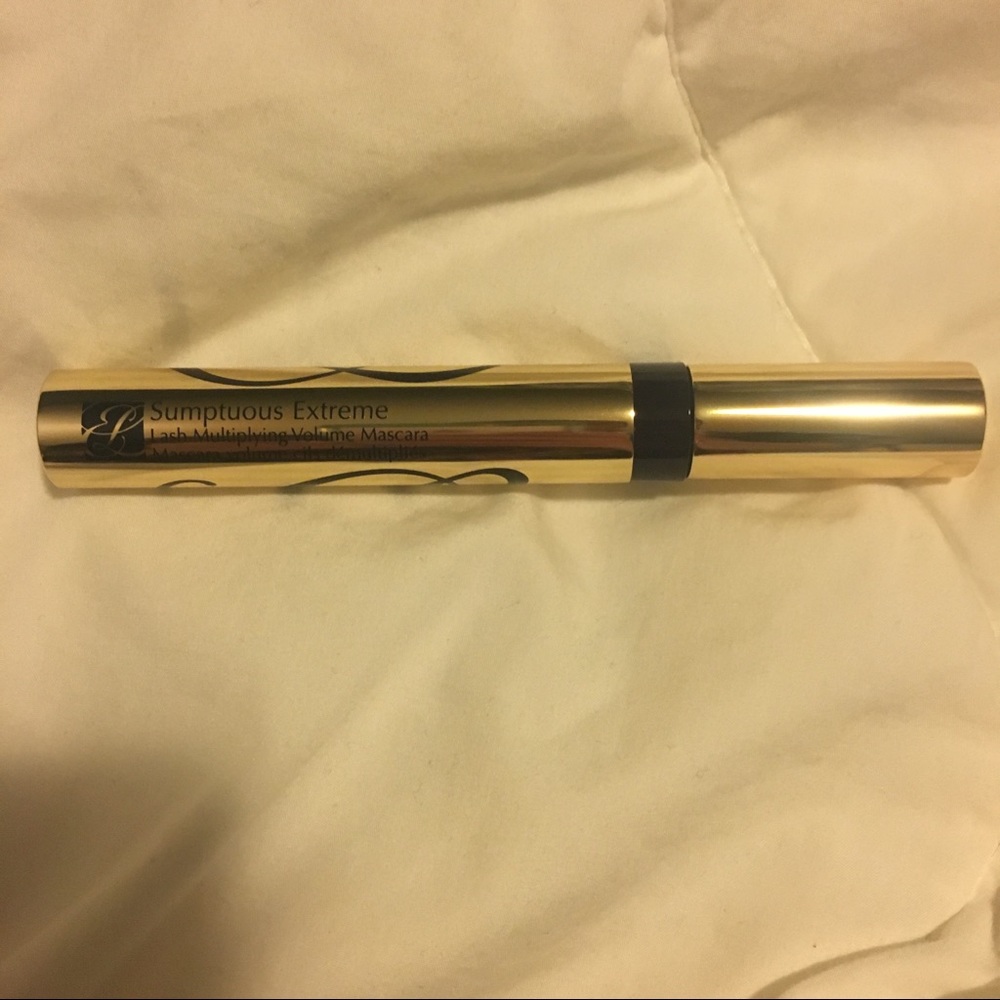 Estée Lauder Sumptuous Extreme Mascara