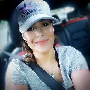 Meet your Posher, Elona