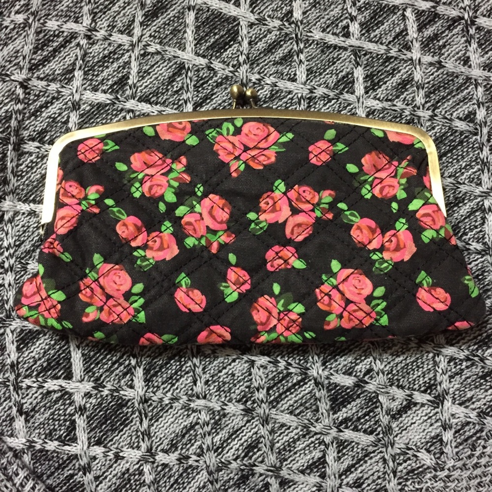 Floral print quilted clutch
