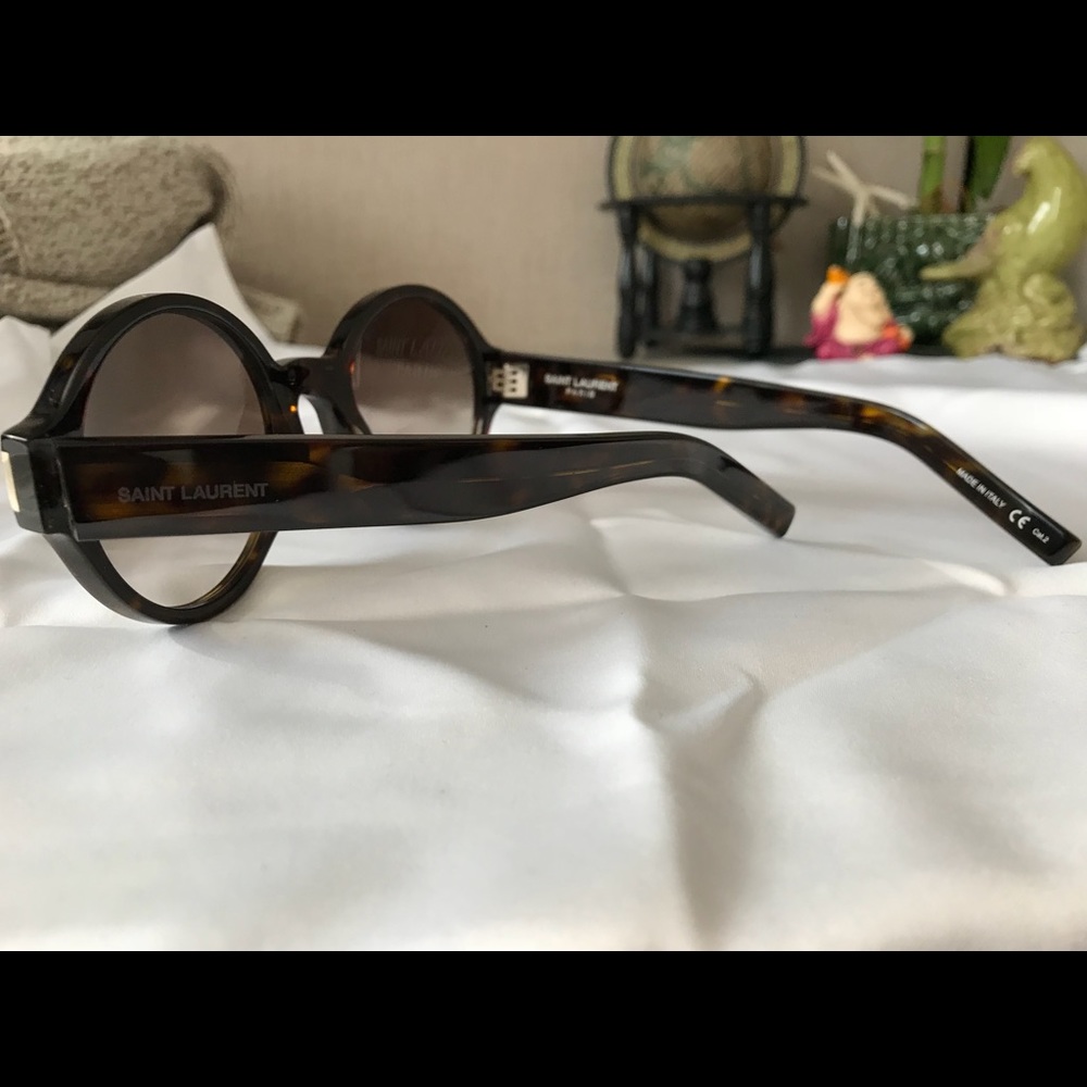 Authentic Saint Laurent round sunglasses. Women