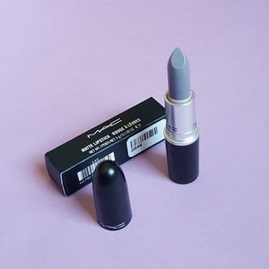 mac lightly charred lipstick