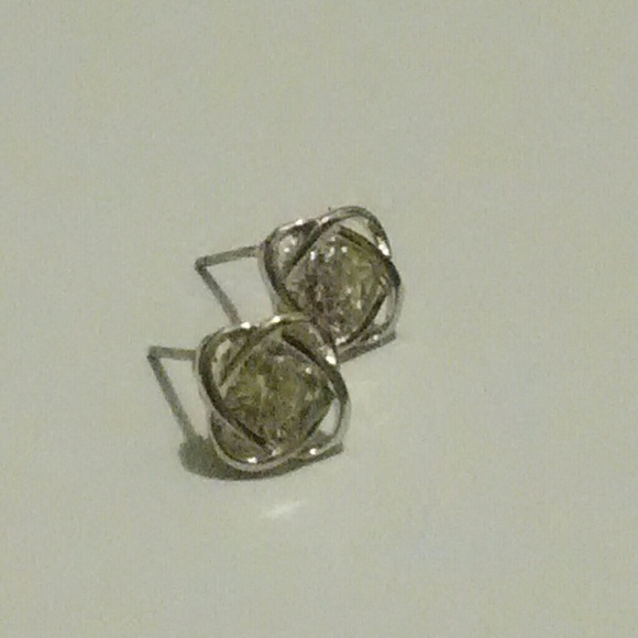 Sterling silver stud Earrings - Picture 3 of 3