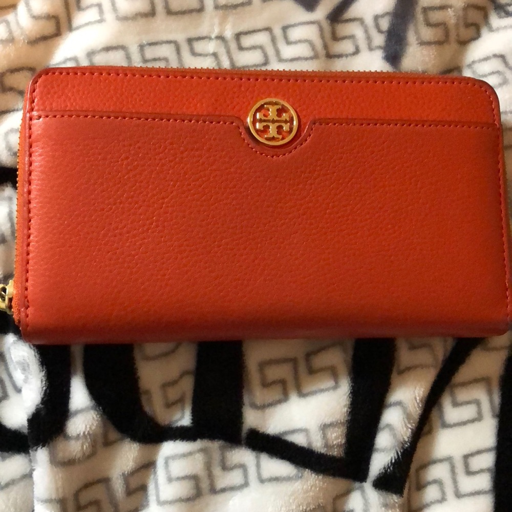 Tory Burch long wallet
