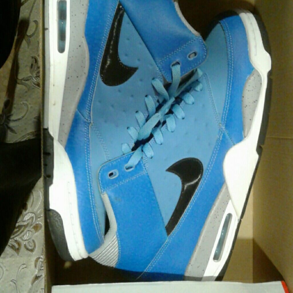 Nike classic like new worn only 1 time