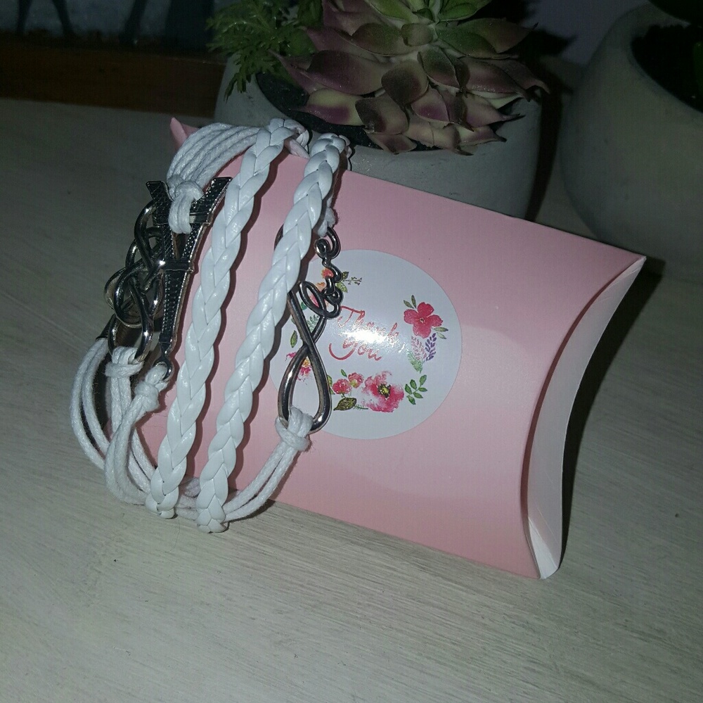 💄Paris Love Layered White Bracelet