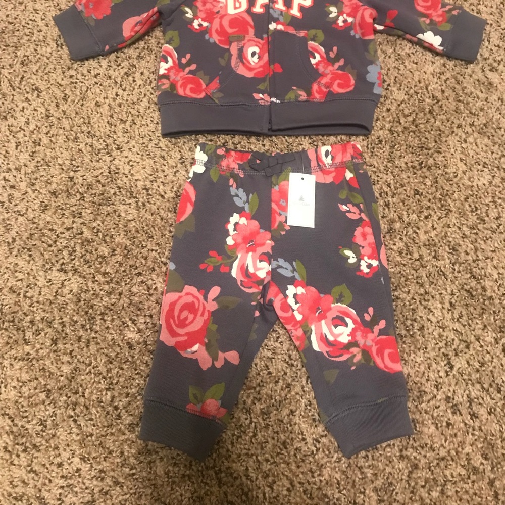 Gap infant girls outfit NWT size 3-6 m
