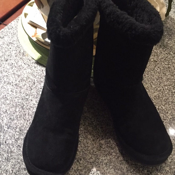 Michael Kors sheep lined boot - Picture 2 of 6