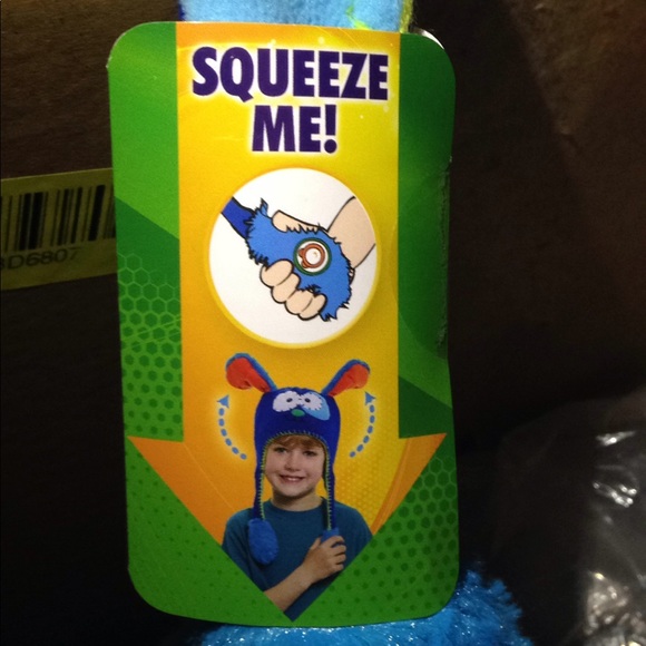 Flipeez - FUN! Interactive Children's Winter Hat! - Picture 5 of 8