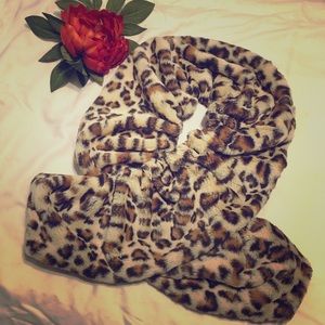 🍍Leopard print scarf