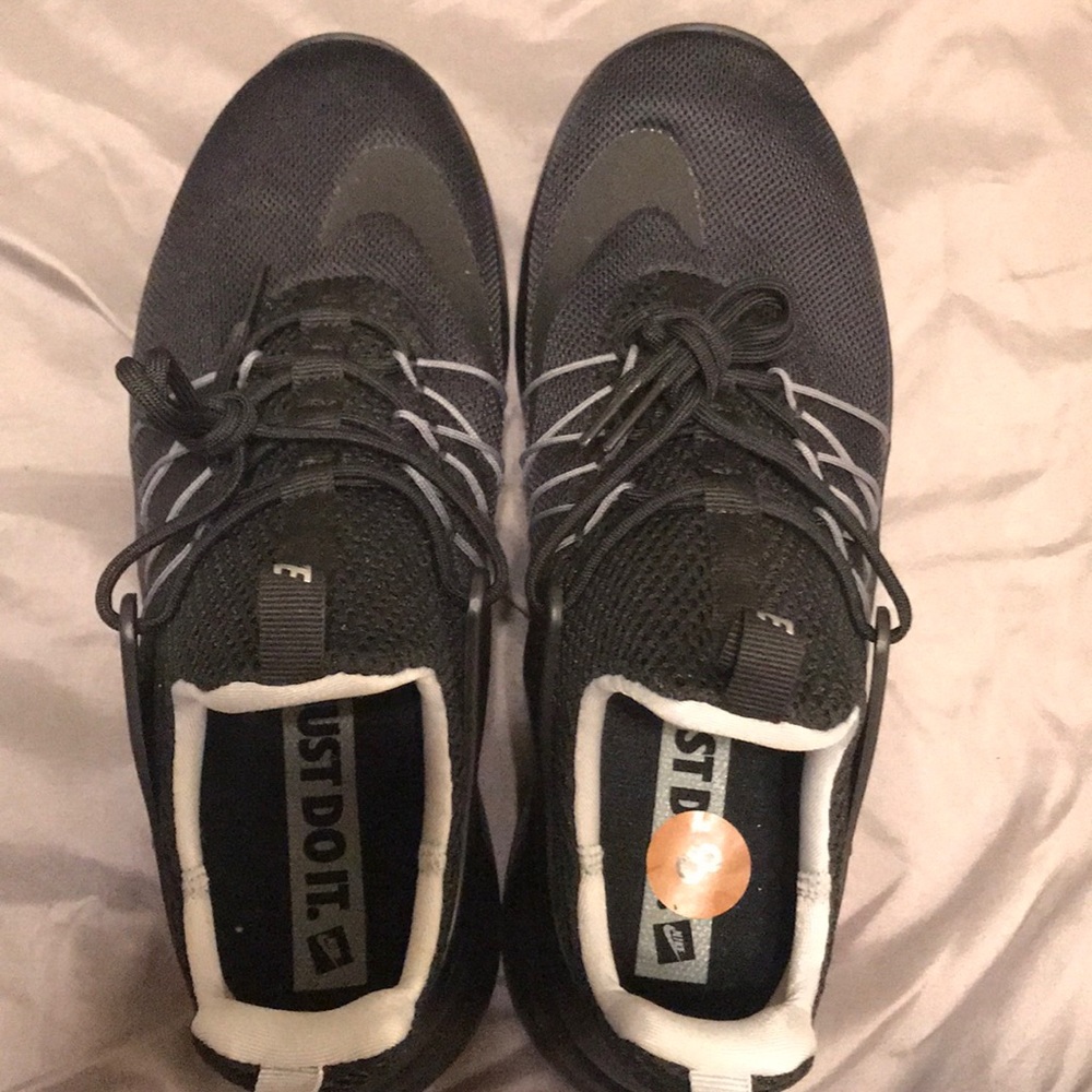 Black nike 8