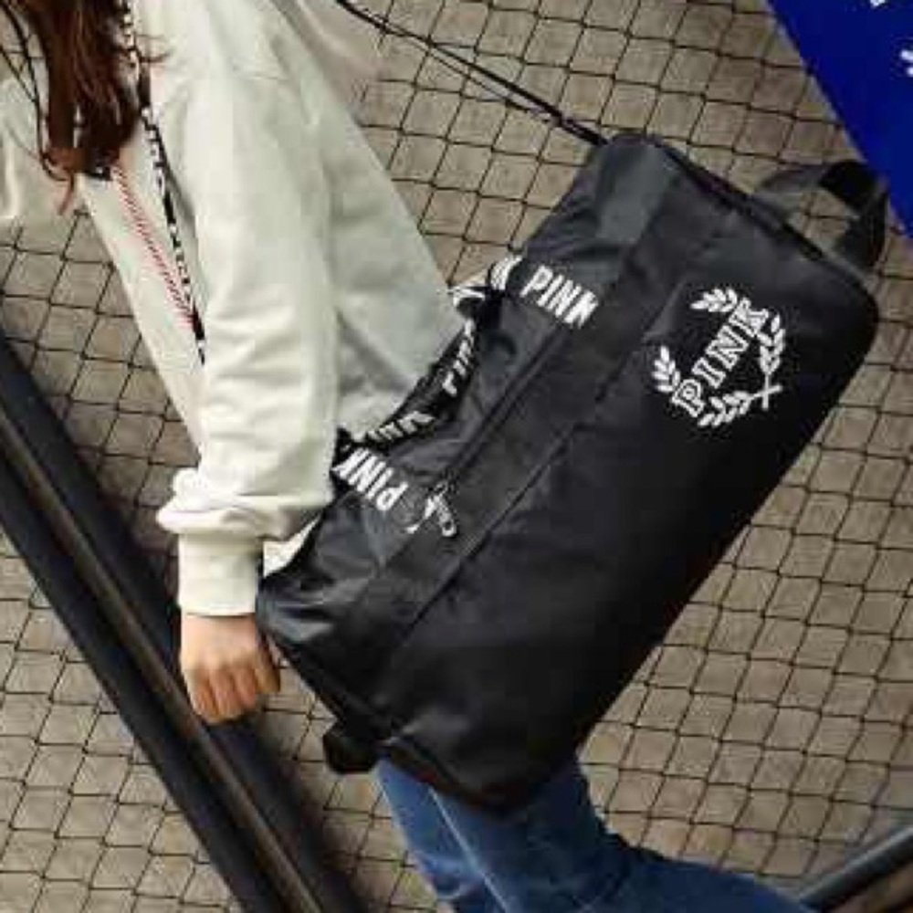New Victoria’s Secret Pink Duffle Gym Bag