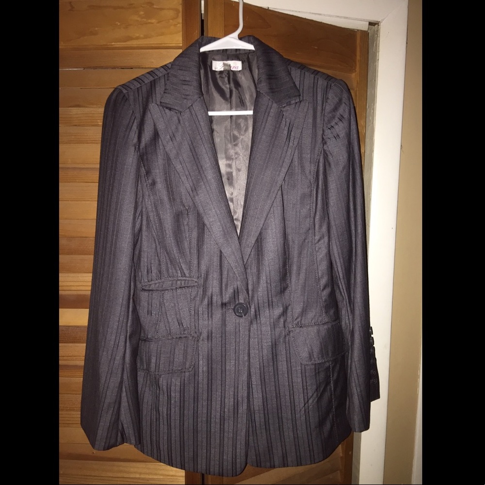 Allura gray blazer with blue pin stripe size 4