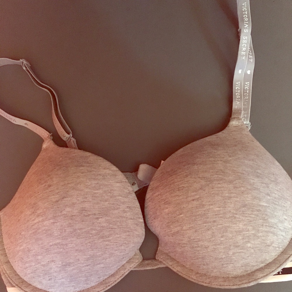 VICTORIA SECRET PUSH UP BRA