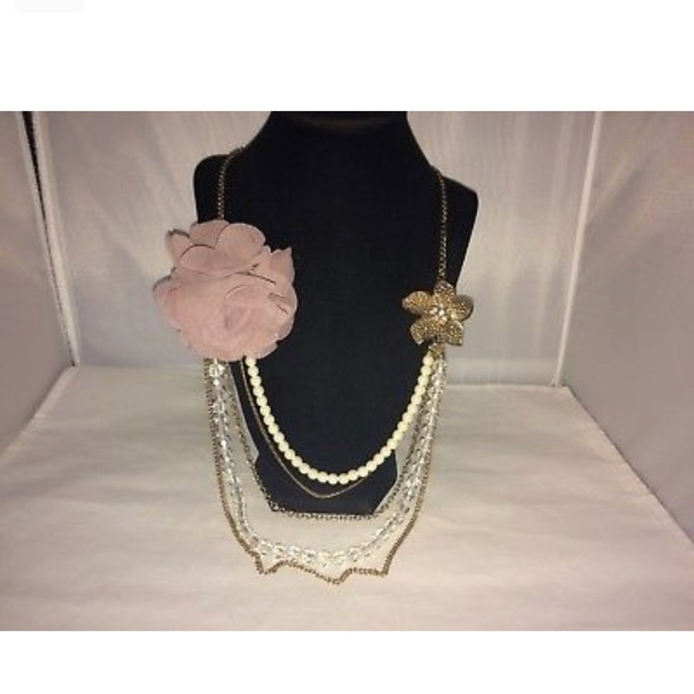 LAVENDER CLOTH FLOWER GLASS & FAUX PEARL NECKLACE