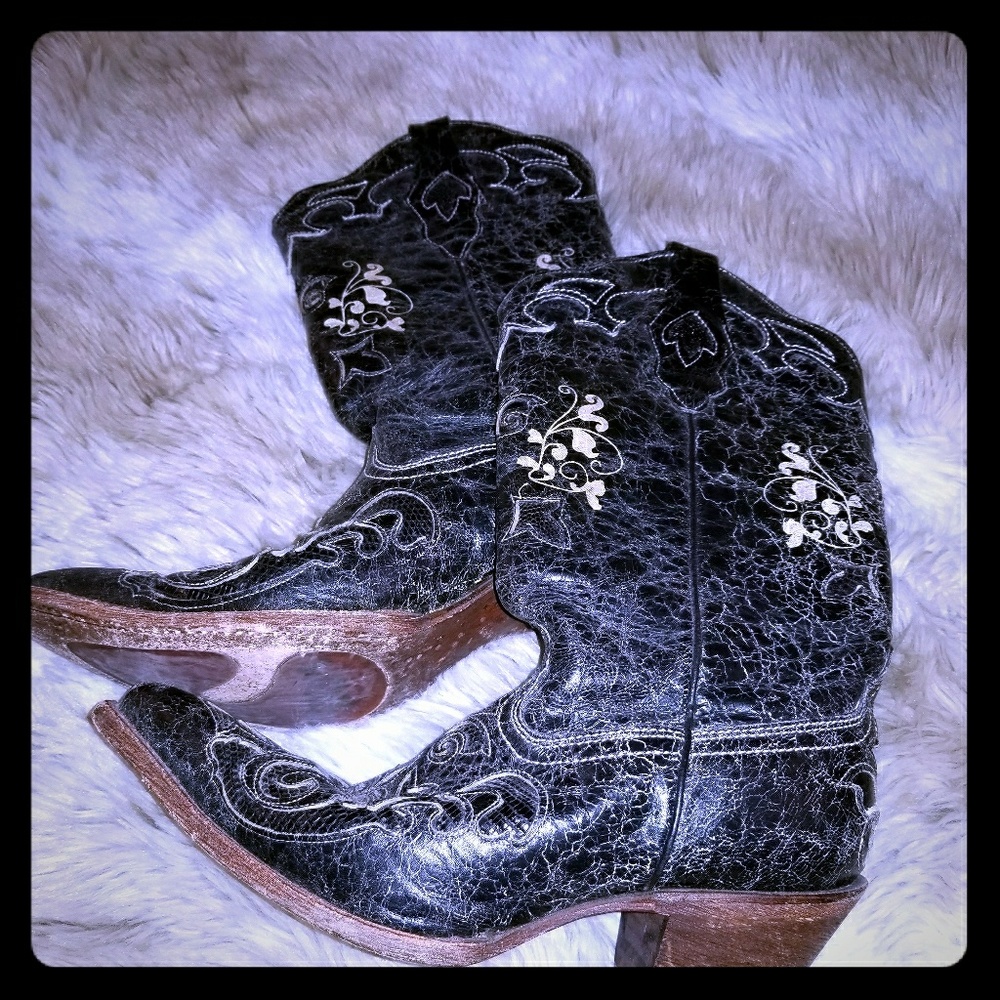 Corral black Distressed Leather Cowgirl Boots