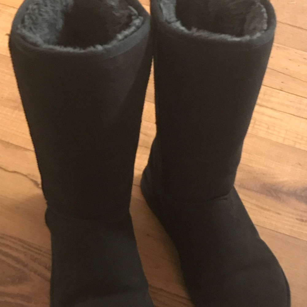 Black Uggs
